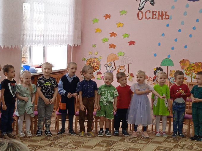 Осенний утренник в средней группе Осенний утренник в средней группе.